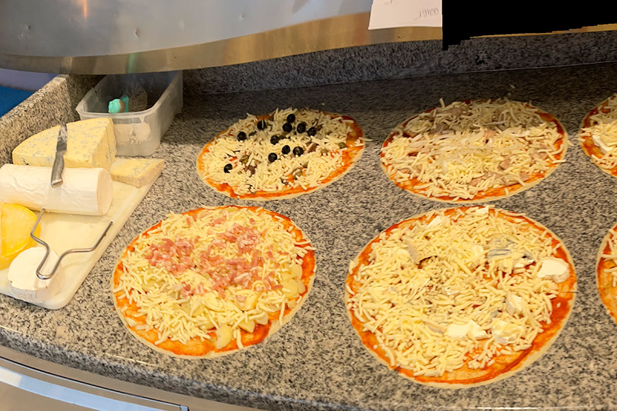 Confection d'une pizza Confection d'une pizza